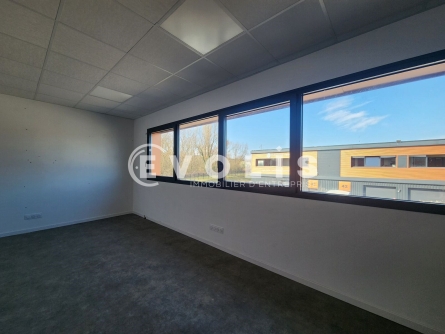 Photo 10 – vente Entrepôts / activités	VAULX MILIEU (38090)