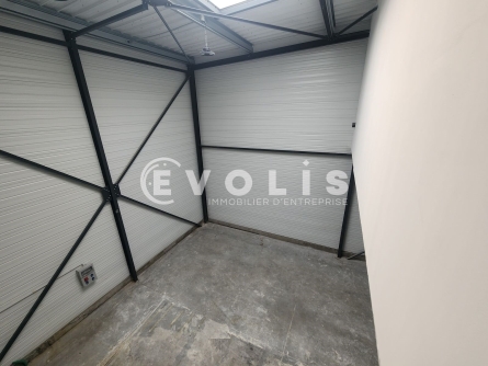 Photo 11 – vente Entrepôts / activités	VAULX MILIEU (38090)
