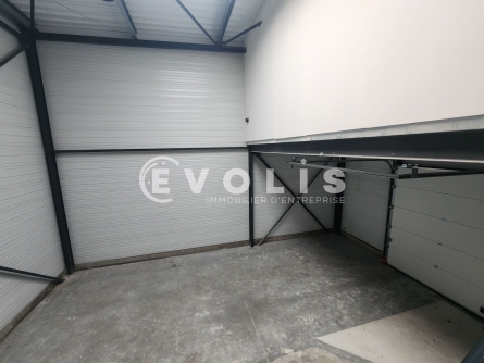 Photo 12 – vente Entrepôts / activités	VAULX MILIEU (38090)