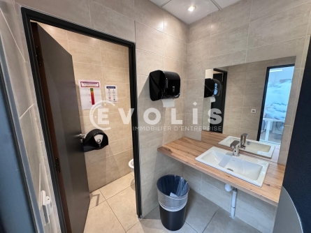 Photo 15 – vente Entrepôts / activités	SAINT PRIEST (69800)