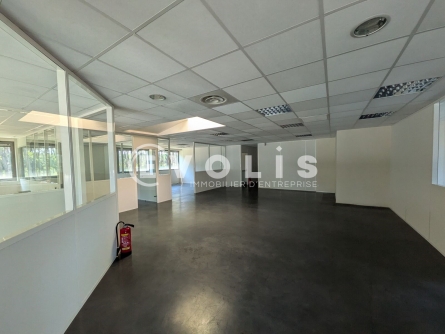 Photo 3 – location Entrepôts / activités	CANEJAN (33610)