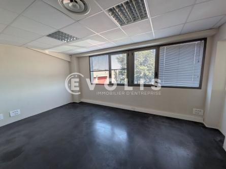 Photo 5 – location Entrepôts / activités	CANEJAN (33610)