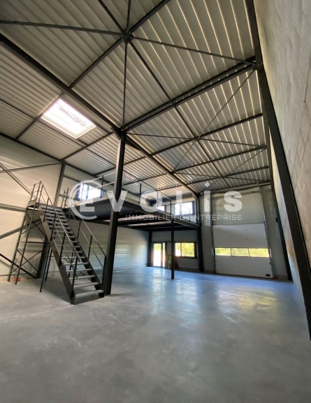 Photo 2 – vente Entrepôts / activités	TULLINS (38210)