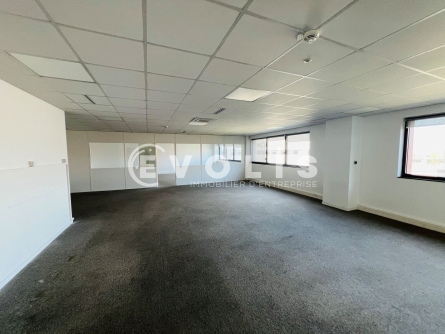 Photo 6 – location Entrepôts / activités	ROMAINVILLE (93230)