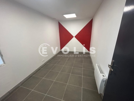 Photo 5 – location Entrepôts / activités	GUIBEVILLE (91630)