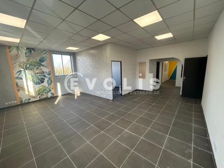 Photo 1 – location Entrepôts / activités	GUIBEVILLE (91630)