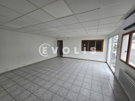 Photo 3 – location Entrepôts / activités	BOISSY SOUS SAINT YON (91790)