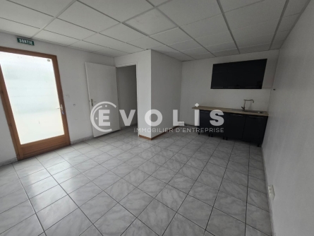 Photo 8 – location Entrepôts / activités	BOISSY SOUS SAINT YON (91790)