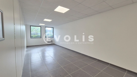 Photo 8 – location Entrepôts / activités	BAILLY ROMAINVILLIERS (77700)