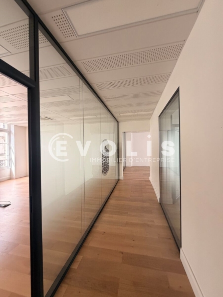 Photo 6 – vente bureaux	PARIS (75008)