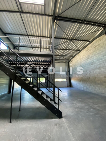 Photo 3 – vente Entrepôts / activités	VOIRON (38500)