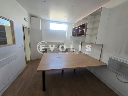 Photo 4 – location Entrepôts / activités	OLLAINVILLE (91340)