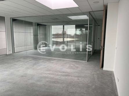 Photo 6 – location Entrepôts / activités	NEUVILLE EN FERRAIN (59960)