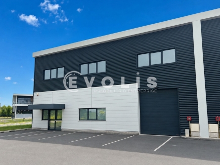 Photo 1 – location Entrepôts / activités	SERVON (77170)