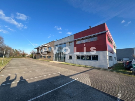 Photo 1 – location Entrepôts / activités	SAINT PRIEST (69800)