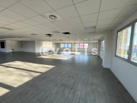 Photo 9 – location Entrepôts / activités	SAINT PRIEST (69800)