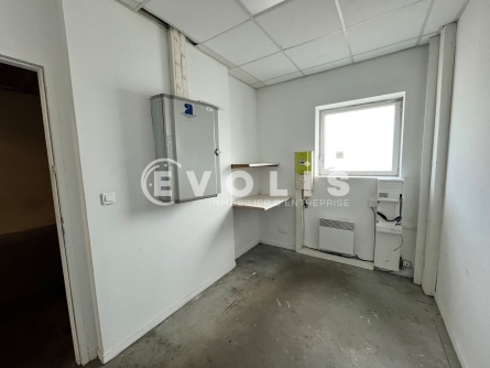 Photo 3 – location Entrepôts / activités	LE HAILLAN (33185)