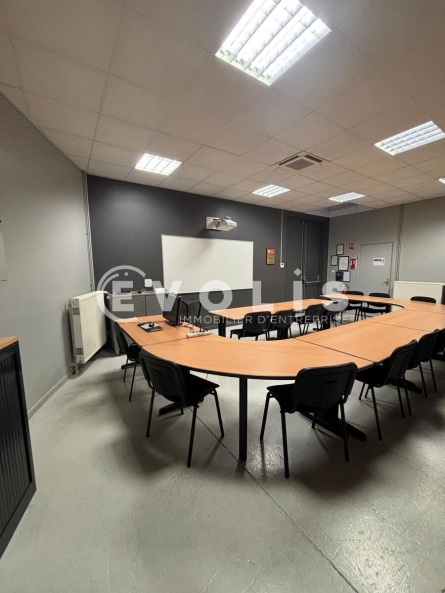 Photo 10 – vente Entrepôts / activités	CHASSIEU (69680)