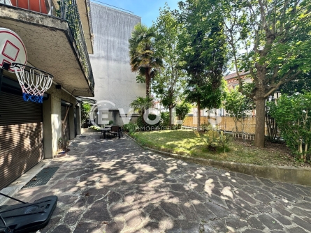 Photo 3 – location bureaux	SURESNES (92150)