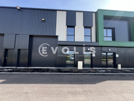 Photo 1 – location Entrepôts / activités	VILLETTE D'ANTHON (38280)