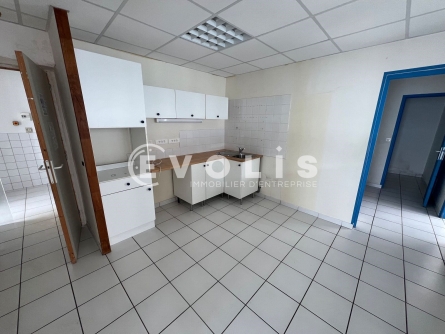 Photo 2 – location Locaux commerciaux	ROISSY EN BRIE (77680)