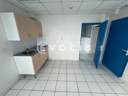 Photo 3 – location Locaux commerciaux	ROISSY EN BRIE (77680)