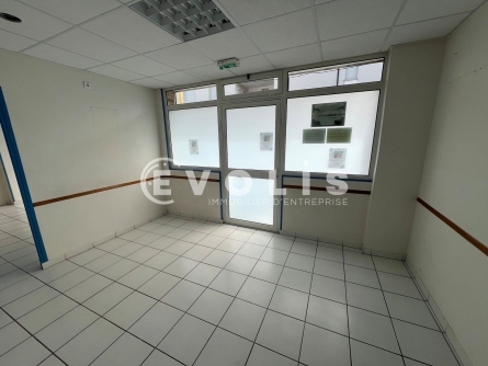 Photo 1 – location Locaux commerciaux	ROISSY EN BRIE (77680)