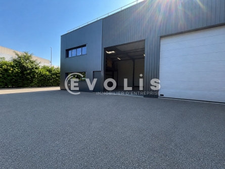 Photo 1 – location Entrepôts / activités	SAINT VULBAS (01150)