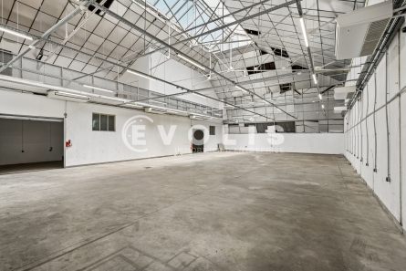 Photo 2 – location Entrepôts / activités	IVRY SUR SEINE (94200)