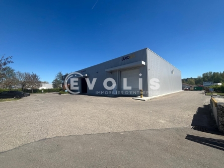 Photo 1 – location Entrepôts / activités	BOURGOIN JALLIEU (38300)