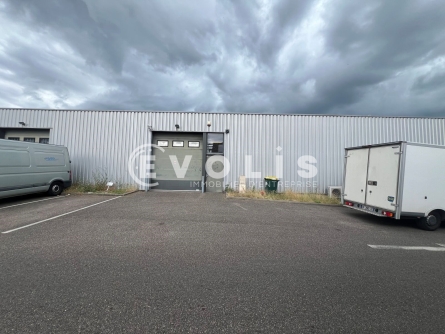 Photo 2 – location Entrepôts / activités	RILLIEUX LA PAPE (69140)