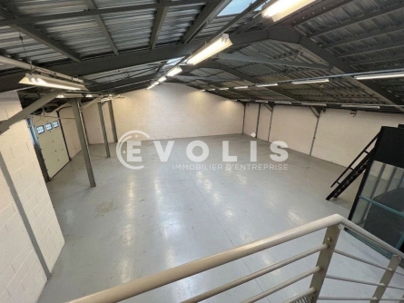 Photo 3 – location Entrepôts / activités	RILLIEUX LA PAPE (69140)