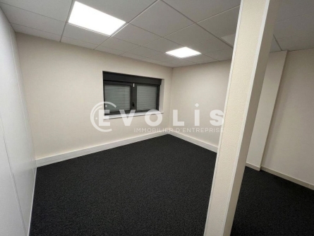 Photo 7 – location Entrepôts / activités	RILLIEUX LA PAPE (69140)