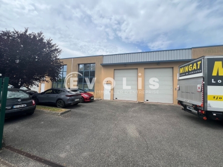 Photo 1 – location Entrepôts / activités	RILLIEUX LA PAPE (69140)