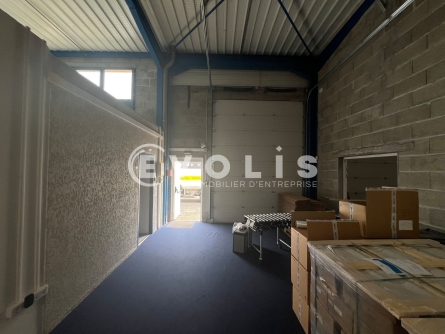 Photo 3 – location Entrepôts / activités	RILLIEUX LA PAPE (69140)