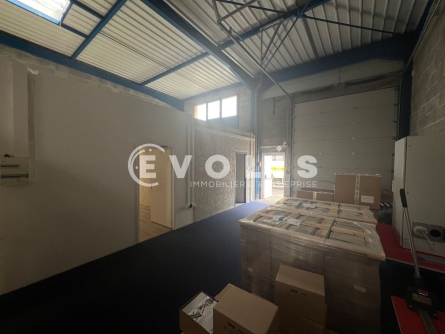 Photo 4 – location Entrepôts / activités	RILLIEUX LA PAPE (69140)