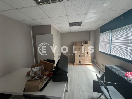 Photo 7 – location Entrepôts / activités	RILLIEUX LA PAPE (69140)