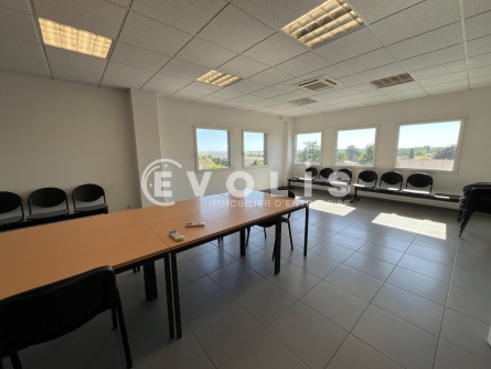Photo 3 – location Entrepôts / activités	BELLEVILLE-EN-BEAUJOLAIS (69220)