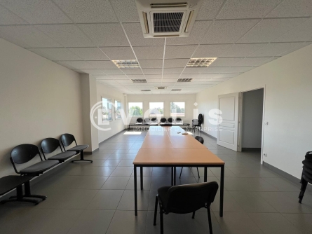 Photo 4 – location Entrepôts / activités	BELLEVILLE-EN-BEAUJOLAIS (69220)