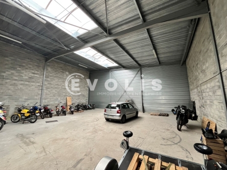 Photo 6 – location Entrepôts / activités	YVRAC (33370)