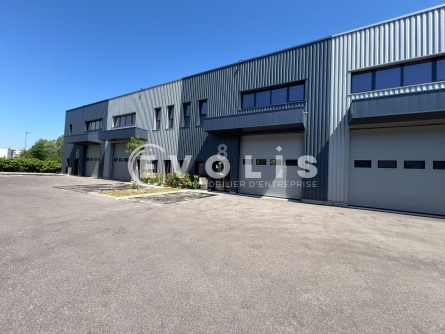 Photo 1 – vente Entrepôts / activités	BOURGOIN JALLIEU (38300)