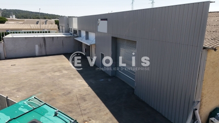 Photo 2 – location Entrepôts / activités	SORGUES (84700)