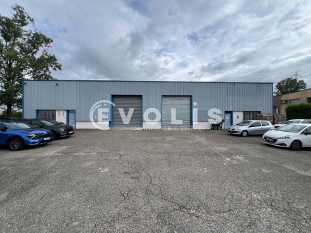 Photo 1 – location Entrepôts / activités	VAULX EN VELIN (69120)