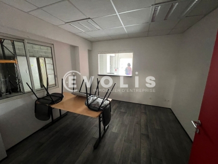 Photo 15 – location Entrepôts / activités	SAINT LAURENT DE MURE (69720)