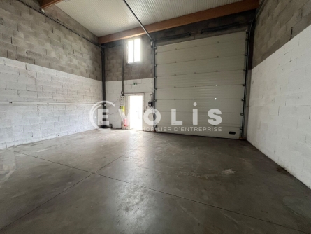 Photo 4 – location Entrepôts / activités	SAINT LAURENT DE MURE (69720)
