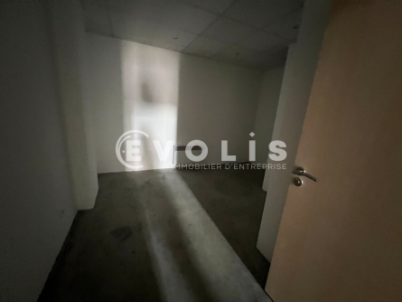 Photo 5 – location Entrepôts / activités	SAINT LAURENT DE MURE (69720)