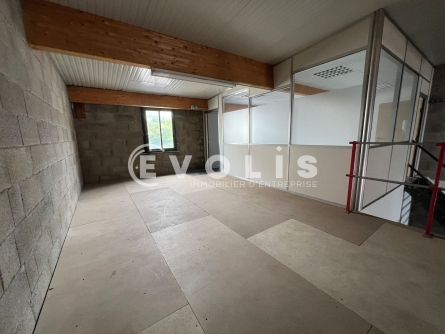 Photo 8 – location Entrepôts / activités	SAINT LAURENT DE MURE (69720)
