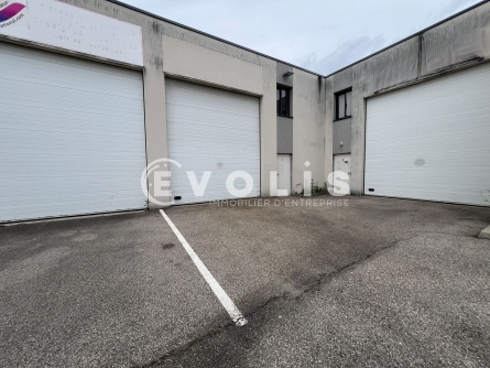 Photo 1 – location Entrepôts / activités	SAINT LAURENT DE MURE (69720)