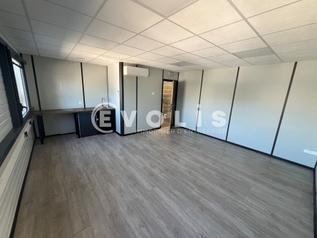Photo 2 – location Entrepôts / activités	GENAY (69730)