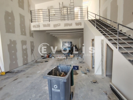 Photo 3 – location Entrepôts / activités	SANTENY (94440)
